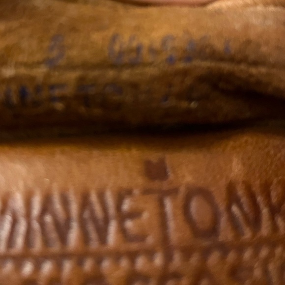 Minnetonka Moccasins Size 5 - Picture 7 of 7